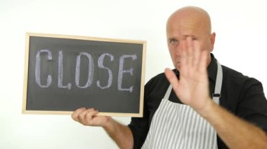 Yakın metin ile ciddi birinin elinde erişim yasak yapmak dur hareketleri geri çevirir