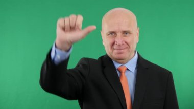 İşadamı göstermek ile işaret parmak ve jestleri katılmıyorum olun uyarı