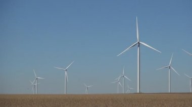 Ekolojik enerji üretiminde rüzgar çiftliği güç jeneratörleri Modern teknoloji