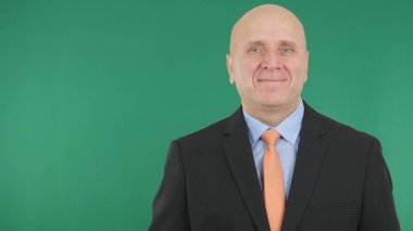 Şirket tanıtımı görüntü gülümseyen mutlu işadamı