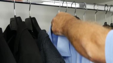 Dostum bak gardırop düzenlemek ve seçmek kıyafet (Ultra High Definition, Ultrahd, Ultra Hd, Uhd, 4k, 3840 x 2160)