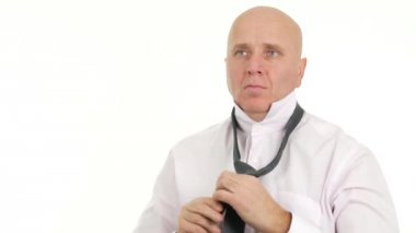 Kravatını şirket iş toplantıları için hazırlanması düzenlenmesi işadamı (Ultra High Definition, Ultrahd, Ultra Hd, Uhd, 4k, 3840 x 2160)