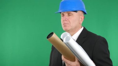 Mühendis esneme planları ve eller projelerde yorgun (Ultra High Definition, Ultrahd, Ultra Hd, Uhd, 4k, 3840 x 2160)