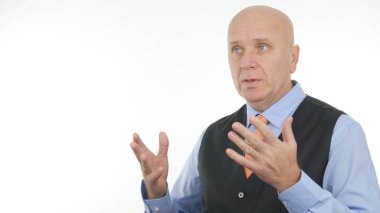 Konuşmak ve iş karşılaşma içinde el hareketi işadamı