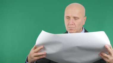 İşadamı görüntü okuma ve çalışma iş projeleri