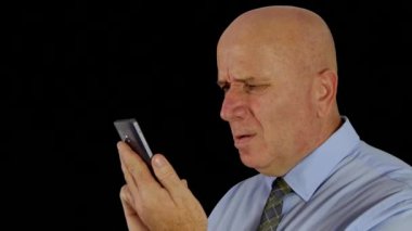 Tahriş işadamı oku cep mesaj kötü haber gergin el hareketi (Ultra High Definition, Ultrahd, Ultra Hd, Uhd, 4k, 3840 x 2160)