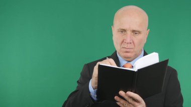 Okuma ve yazma gündemde kendine güvenen işadamı