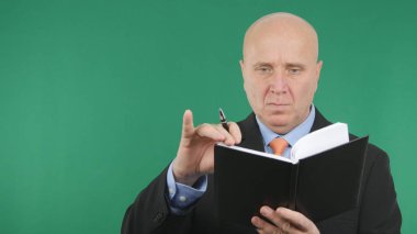 Okuma ve yazma gündemde ciddi iş adamı