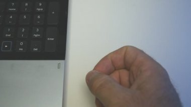 Ağır çekim adam çıkarmak--dan Laptop Anti virüs Malware enfeksiyon yazılım CD'si