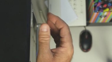Ağır çekim adam çıkarmak Cd bilgisayar Anti virüs koruma yükleme yazılımı