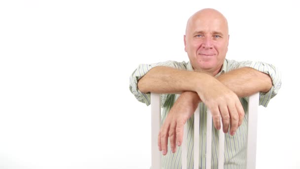 Homem Feliz Sorrindo Relaxado Bem Feito Mão Gestos Fazer Dedos — Vídeo de Stock