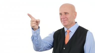 Kendine güvenen işadamı parmak hareketleri görüştüğünüz ile dostça gösterilen