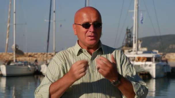 Businessman Harbor Sailboats Talking Explaining Tourism — Stock Video