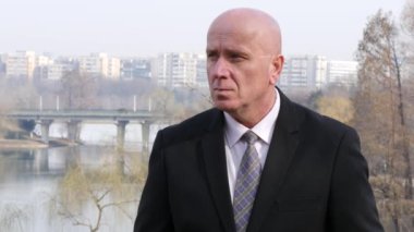 Onay sabırsız el saatini toplantı bir işten önce endişe iş adamı