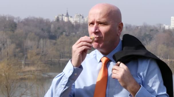 Empresario Pausa Para Almorzar Trabajando Pausa Comiendo Sabroso Snack — Vídeos de Stock