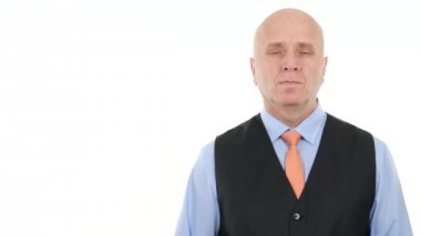 Kendine güvenen işadamı kalmak sessiz ve kamera Tv sunuda isteyen