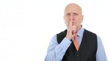 İşadamı hiçbir gürültü parmak işareti yani sessiz ol ve sessizlik devam yapmak