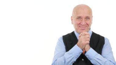 Bir kazanan hareketle ellerini ovuşturarak mutlu işadamı hevesli görüntü