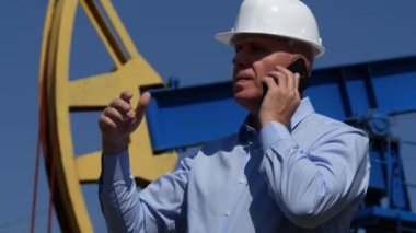 Cep telefonu konuşma kullanma ve bakım planı planlama petrol şirketi mühendisi