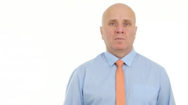 Çift başparmak yukarıya jestler yapma kendine güvenen işadamı vermek teşvik işareti
