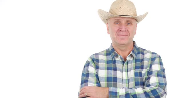 Confiar Rancho Agricultor Presentación Sonriendo Complacido Cámara Entrevista — Vídeo de stock