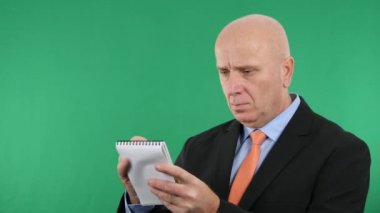 Önemli Not iş bilgileri yazma emin işadamı görünümü Kapat.