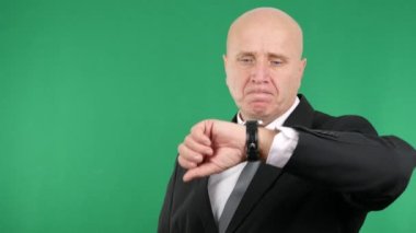 İşadamı geç kol için sorunlu arıyorum iş toplantısı için endişeli..