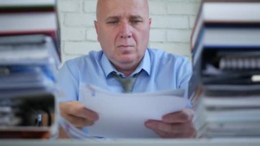 Arşiv oda okuma Office belgeleri, işadamı eser