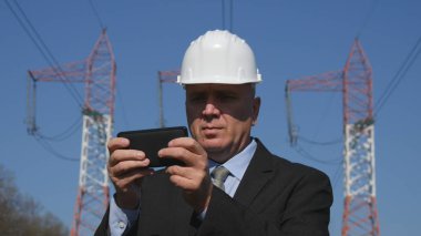 Bir cep telefonu kullanarak Enerji sanayi metin yöneticisinde