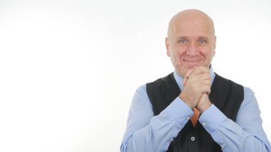 İşadamı görüntü gülümseyen ve mutlu el hareketleri yapma