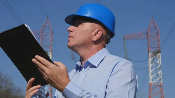 Інженер зображення Робота з кишенєю в руці — стокове фото