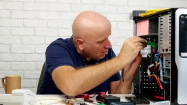 Bilgisayar bakım çalışma Uzman teknisyen