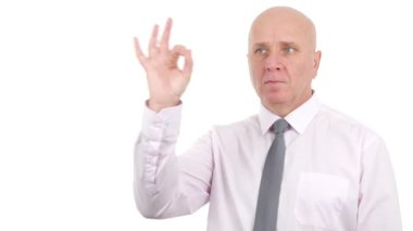 İşadamı sunum yapmak Ok el jestleri iyi iş parmak işareti