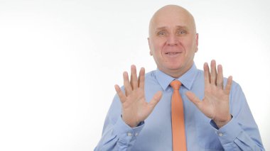 İşadamı görüntü mimik ve iş karşılaşma içinde konuşuyor