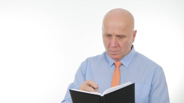 Okuma ve yazma gündemde işadamı görüntüsü