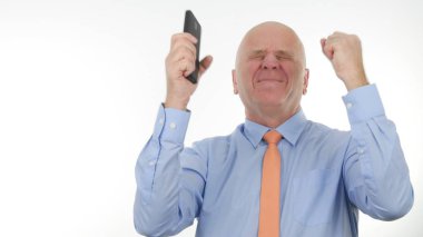 Mutlu işadamı yapmak hevesli kazanan hareketleri mobil iyi haber okuma