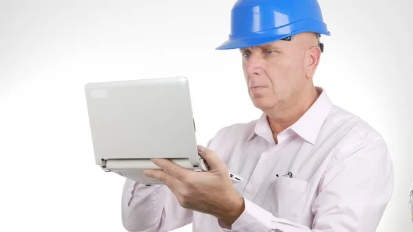 Engineer Image Work Using Laptop Wireless Network Connection — Stock Photo, Image