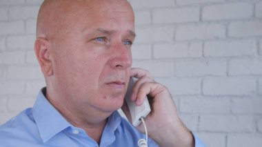 Ofis telefon konuşman işadamının görüntü