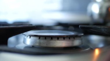 Adam el kullanım maçlar Calor gaz ateş açmak için