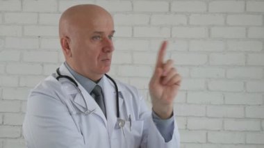 Ağır çekim doktor ile inkar bir olumsuzluk işaret parmağı ile yapma