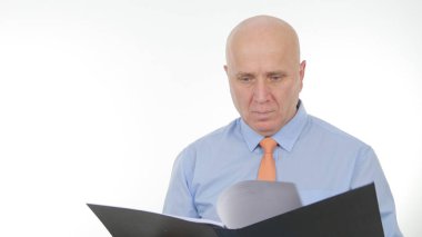 Belgelerle çalışma işadamı ile iç görüntü