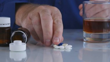 Kısır kişi birleştirmek alkol ve tıbbi ilaçlar