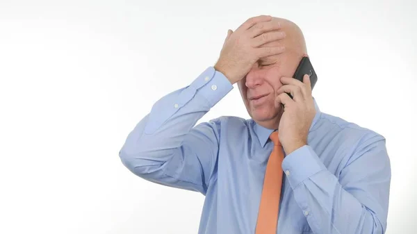 Расстроенный Бизнесмен Говорить Бизнес Мобильный Телефон Делать Нервные Жесты Рук — стоковое фото