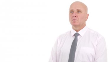 Beyaz arka plan ile ciddi işadamı sunu