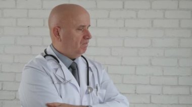 Yavaş hareket emin Doktor nod bir Hayır baş hareketleri yapma