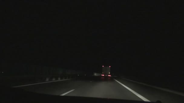 Nocne Jazdy Samochodem Autostradzie Wakacyjnych Podróży — Wideo stockowe