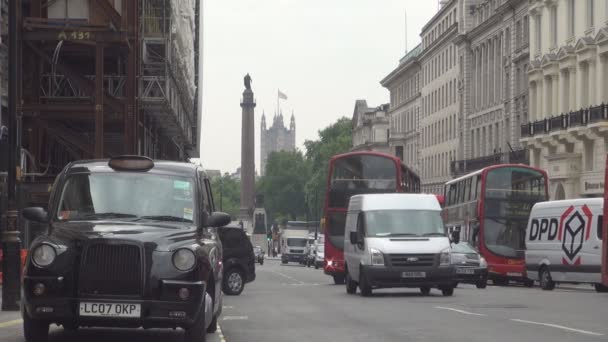 London City Avec Circulation Automobile Rues Bondées Autobus Impériale Taxi — Video