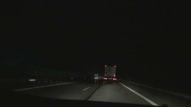 Nocne Jazdy Samochodem Autostradzie Ruchu — Wideo stockowe