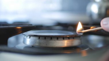 Adam el kullanım maçlar Calor gaz ateş açmak için