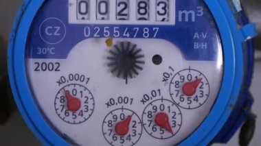 Sıhhi tesisat içinde kullanılan ölçüm aleti su tüketimi sayaç